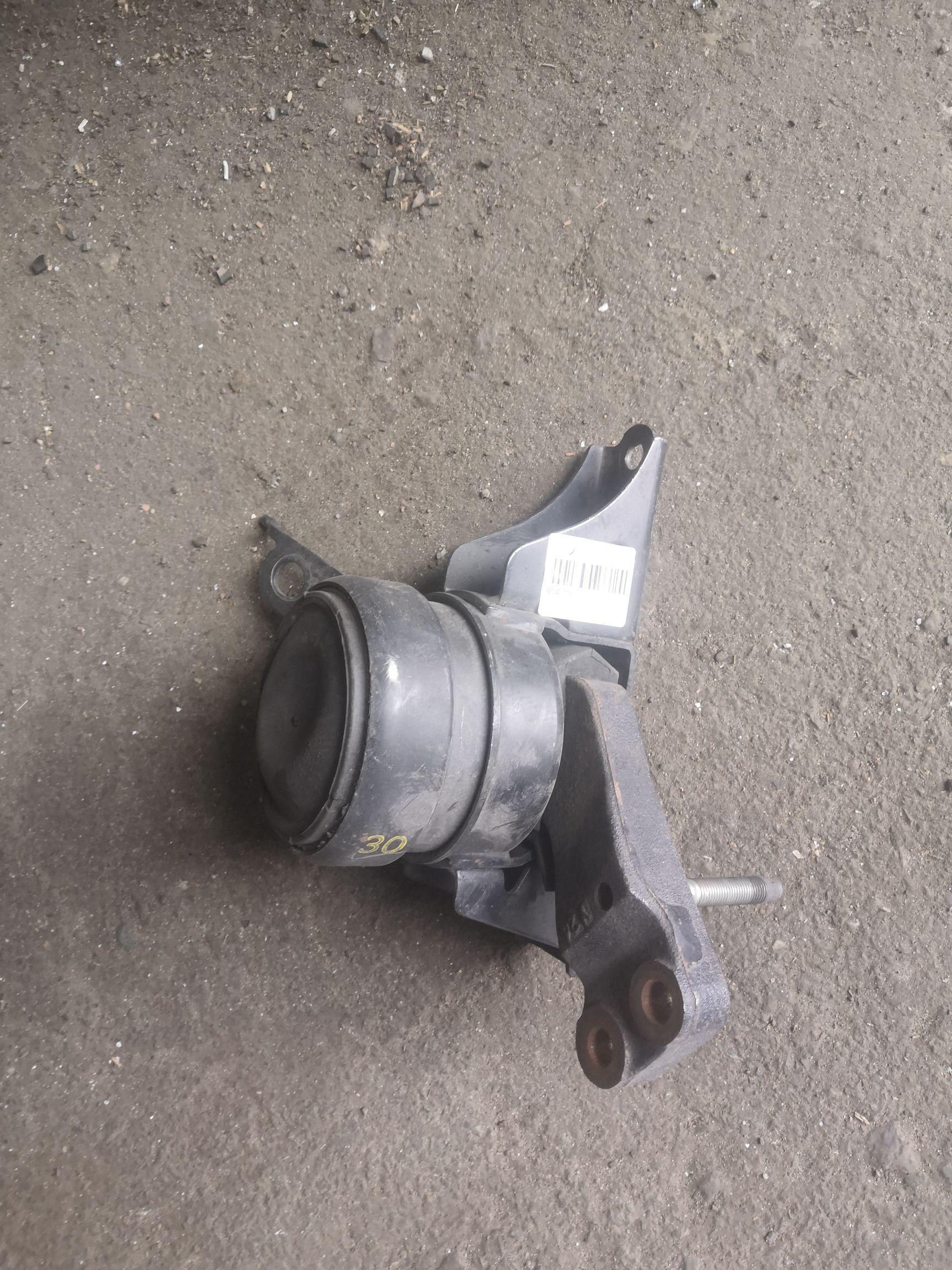 Подушка двигателя 12305-23060 на Toyota Vitz SCP90 2SZ-FE Фото 13