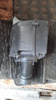 Корпус воздушного фильтра 1K0129607AQ на Volkswagen Jetta 1K2 Фото 7