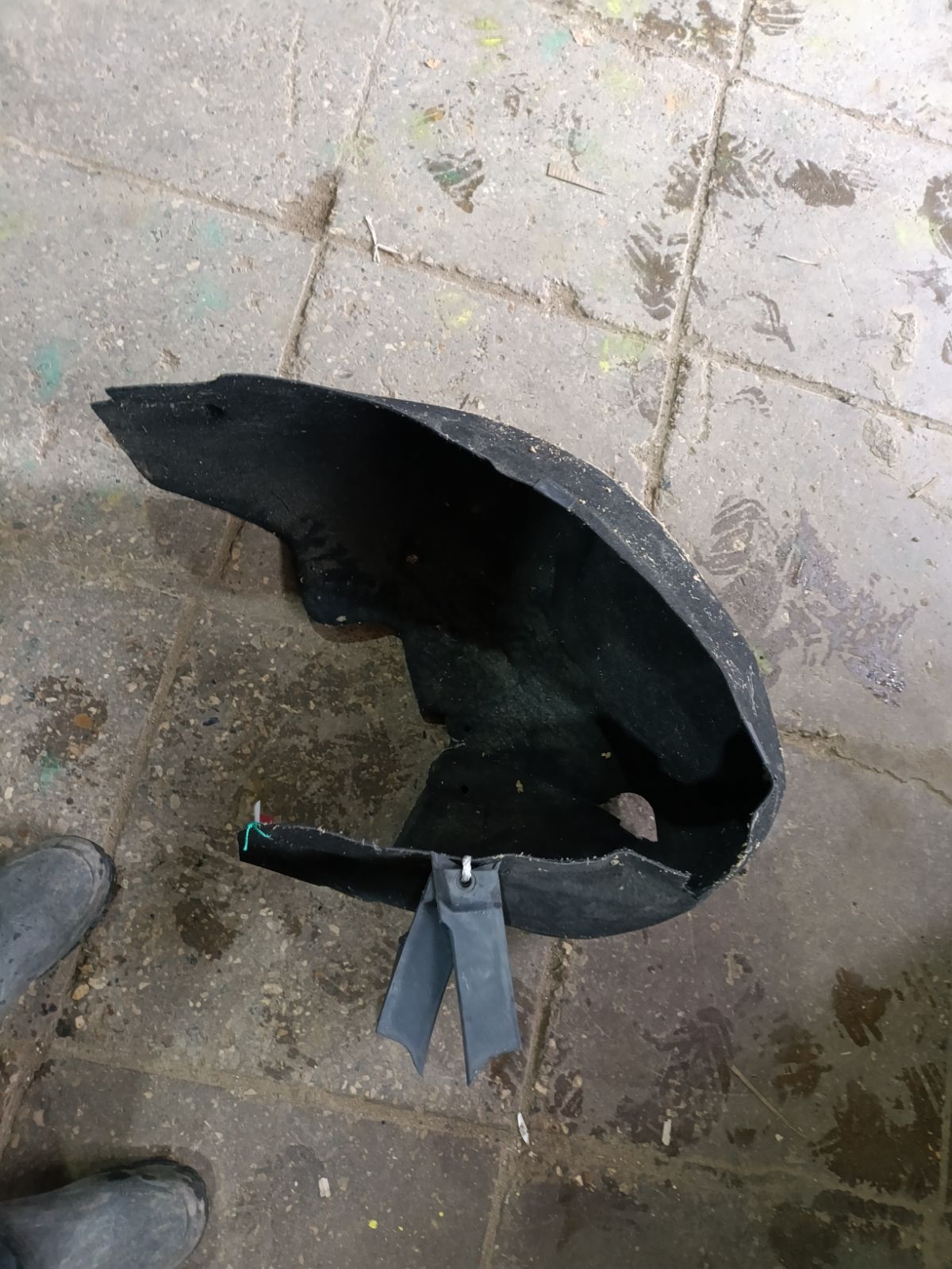 Подкрылок A2036981930 на Mercedes-Benz C-Class Station Wagon S203.246 271.946 Фото 6