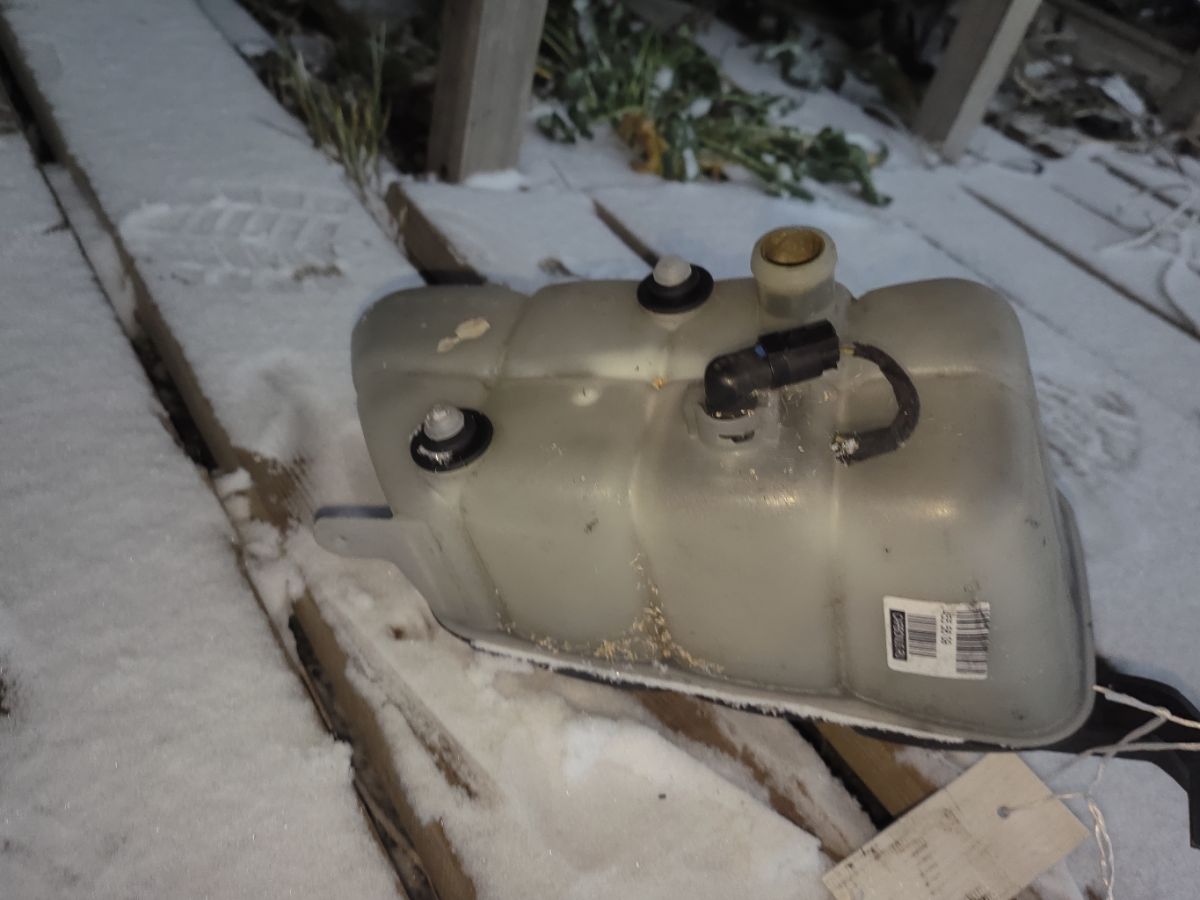 Бачок расширительный A2205000049 на Mercedes-Benz S-Class W220.065 112.944 Фото 5