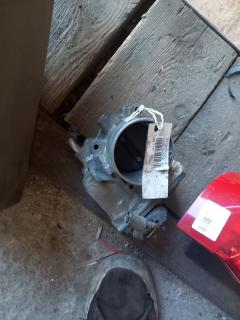 Дроссельная заслонка 22030-31020 на Toyota Crown GRS182 3GR-FSE Фото 3