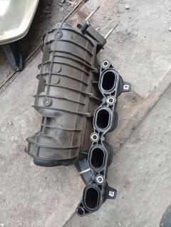 Коллектор впускной 17101-21070 на Toyota Ractis NCP100 1NZ-FE Фото 6