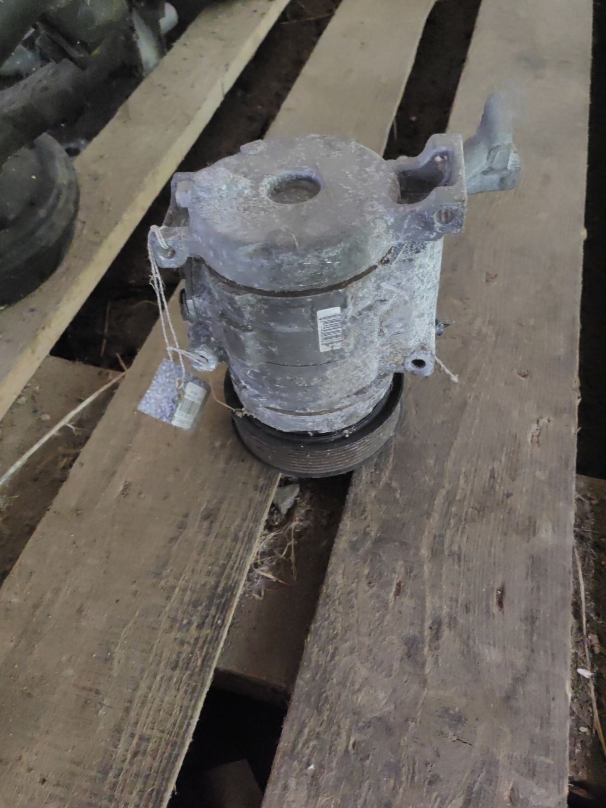 Компрессор кондиционера 88320-44120 на Toyota Nadia ACN10 1AZ-FSE Фото 6