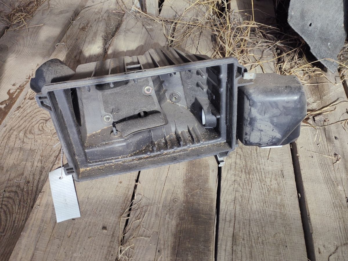 Корпус воздушного фильтра на Nissan Wingroad WFY11 QG15DE Фото 5