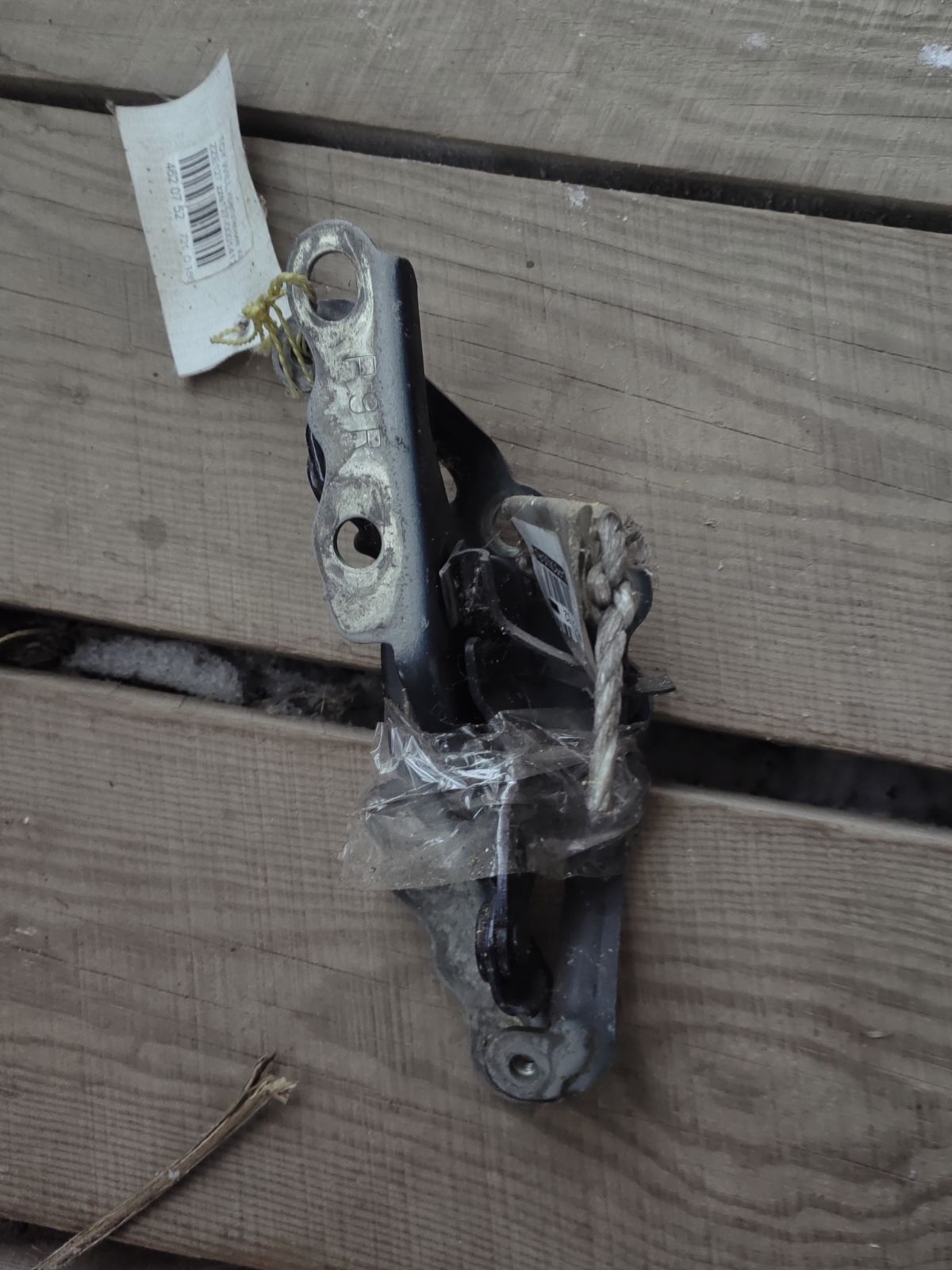 Крепление капота 53410-12410, 53420-12330 на Toyota Corolla Fielder ZZE123G Фото 2