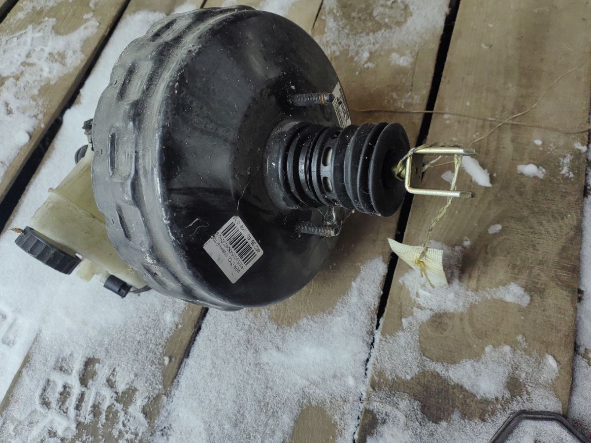 Главный тормозной цилиндр A0054309701 на Mercedes-Benz C Class Station Wagon S203.235 Фото 3