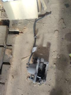Суппорт 47730-52190, 47730-52191 на Toyota Vitz SCP90 2SZ-FE Фото 4