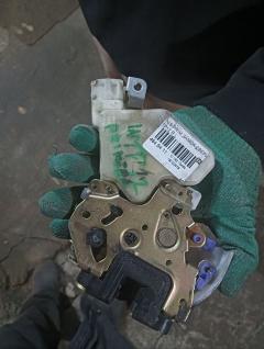 Замок двери на Nissan Primera TP12 Фото 5