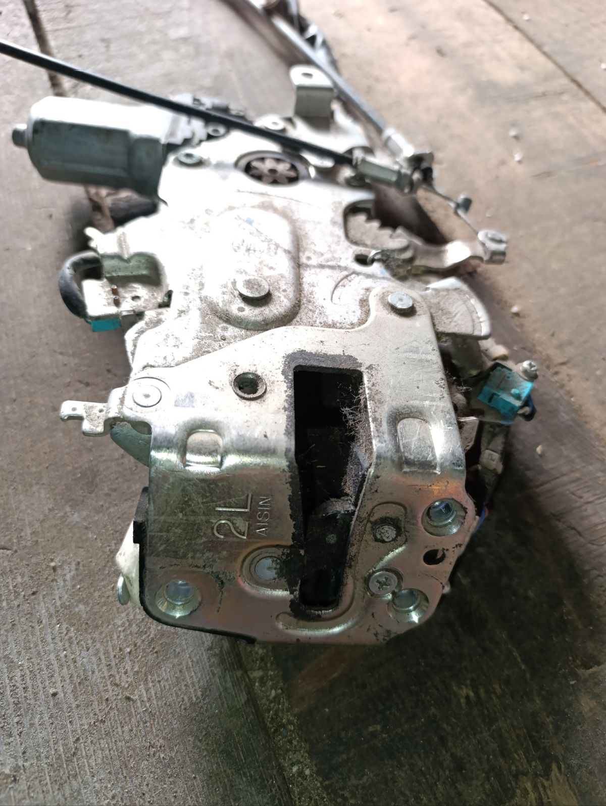 Замок двери на Toyota Porte NNP10 Фото 12