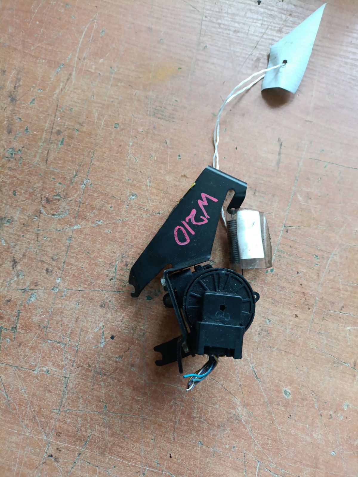 Датчик A0115428717 на Mercedes-Benz E-Class W210.055 104.995 Фото 4