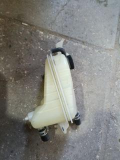 Бачок расширительный 16480-0D030 на Toyota Avensis Wagon ZRT272W 3ZR-FAE Фото 7