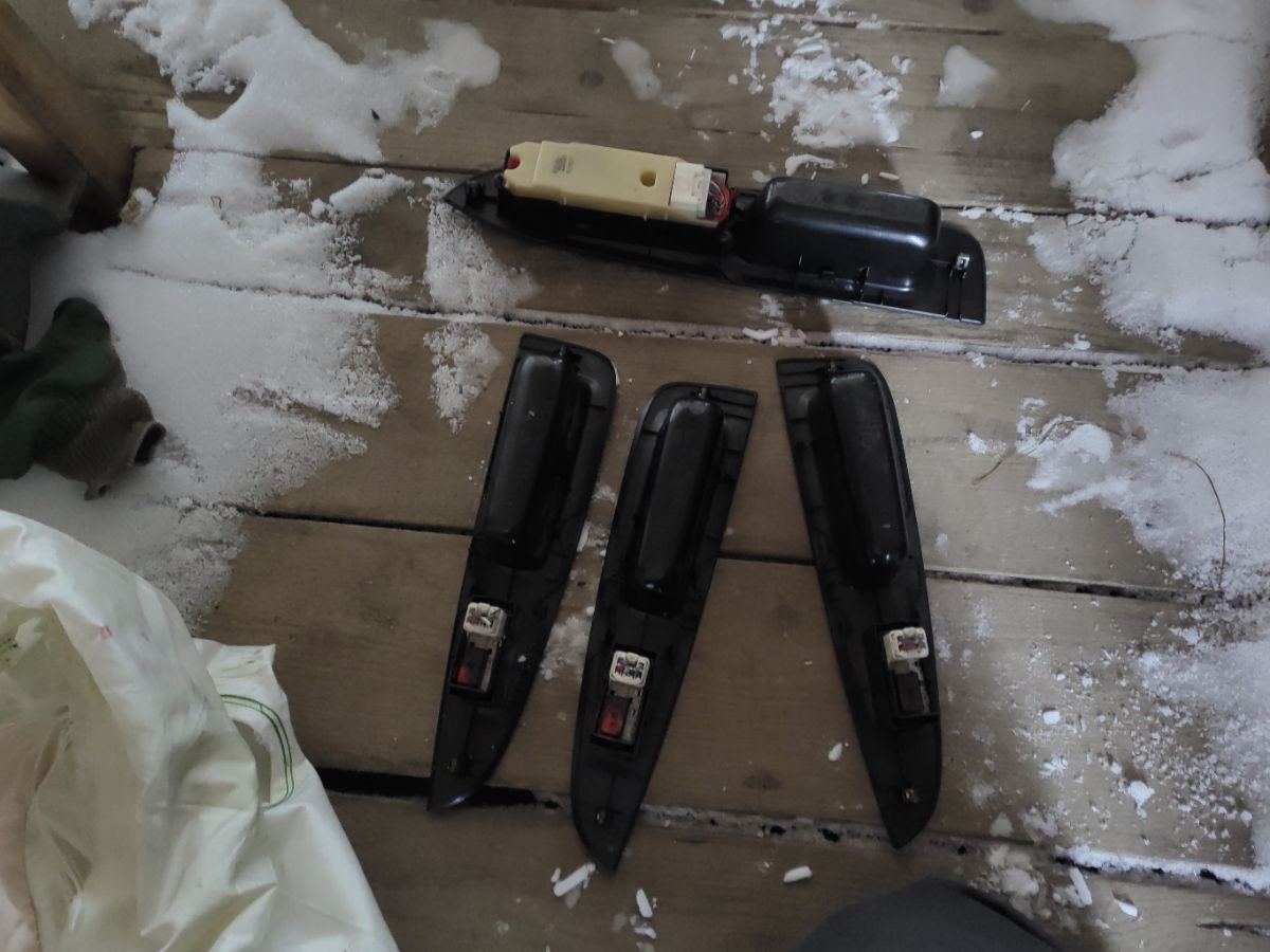 Блок упр-я стеклоподъемниками 84040-22050 на Toyota Mark Ii GX110 Фото 11