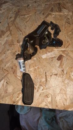 Педаль подачи топлива 78010-44060 на Toyota Gaia ACM10G 1AZ-FSE Фото 2