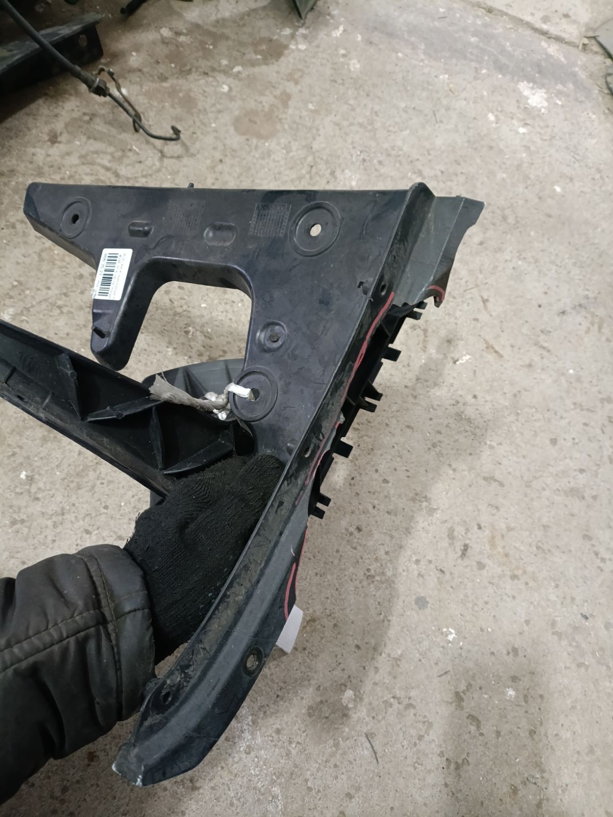 Крепление бампера на Audi A6 Allroad Quattro 4F Фото 7