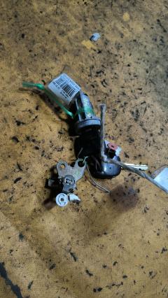 Замок зажигания 69570-12180 на Toyota Vitz NCP10 Фото 4