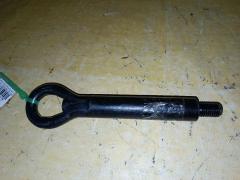 Крюк буксировочный на Cadillac Gts