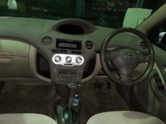 Блок управления зеркалами на Toyota Platz SCP11 1SZ-FE Фото 9
