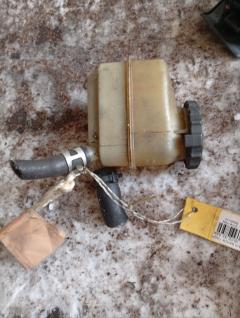 Бачок гидроусилителя 44360-20150, 44360-20190 на Toyota Gaia SXM10G 3S-FE Фото 2