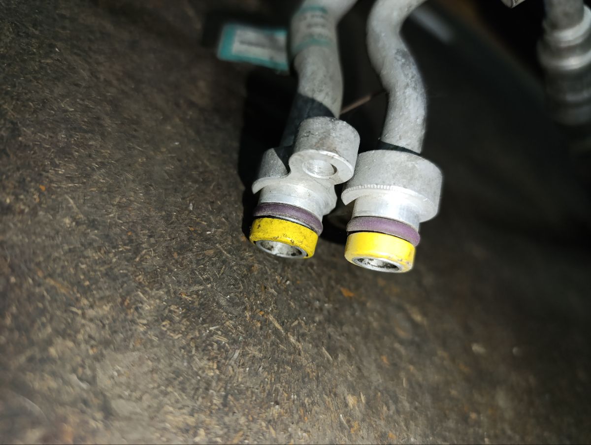 Шланг кондиционера на Mini Cooper R56-MF32 N12 Фото 11