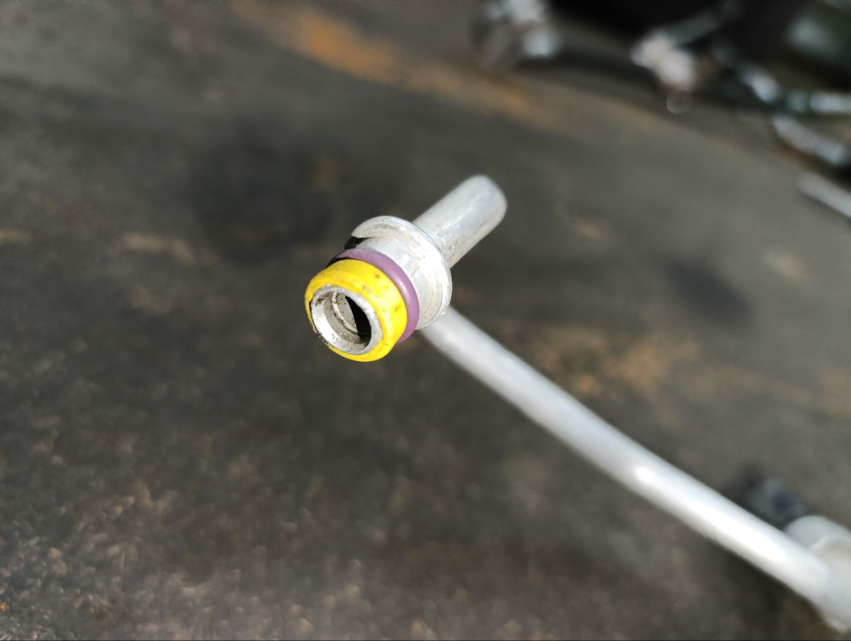 Шланг кондиционера на Mini Cooper R56-MF32 N12 Фото 15