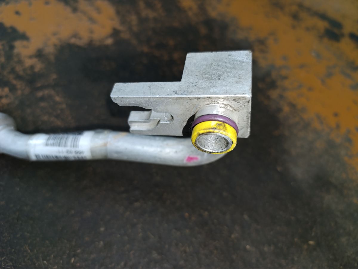 Шланг кондиционера на Mini Cooper R56-MF32 N12 Фото 4