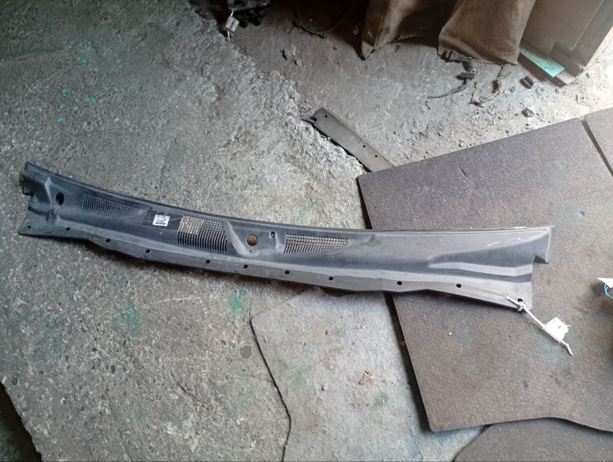 Решетка под лобовое стекло 66862-0W711 на Nissan Terrano Regulus JTR50 Фото 3