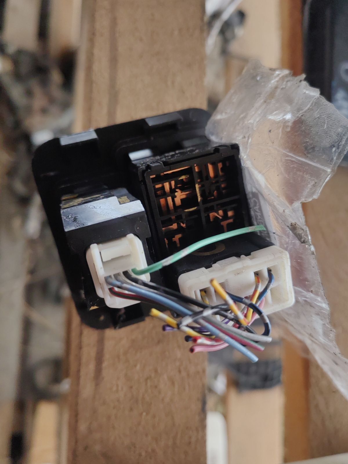 Блок управления зеркалами 25570BM400 на Nissan Sunny FB15 QG15DE Фото 9