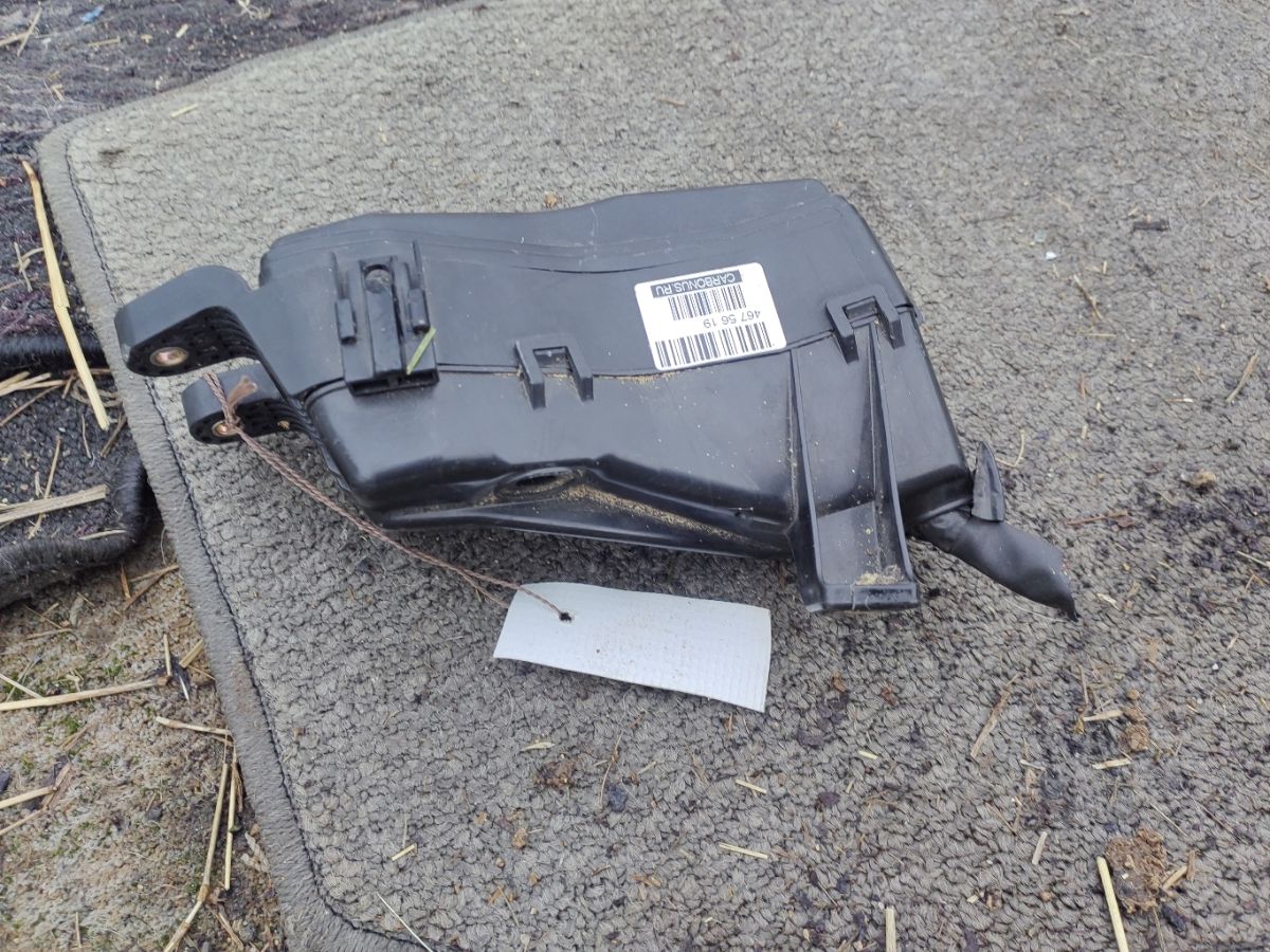 Блок предохранителей 82742-51021 на Toyota Mark Ii JZX110 1JZ-FSE Фото 8