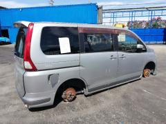 Заливная горловина топливного бака на Nissan Serena C25 MR20DE Фото 4