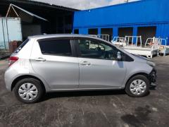 Обшивка салона на Toyota Vitz NSP130 Фото 5