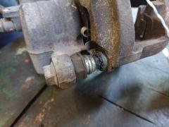 Суппорт на Nissan Serena C25 MR20DE Фото 4