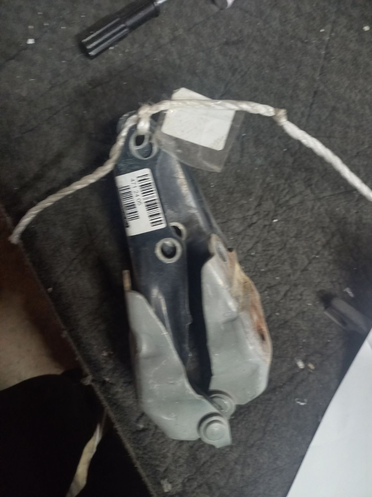 Крепление капота 53410-22110, 53420-22110 на Toyota Chaser JZX100 Фото 2