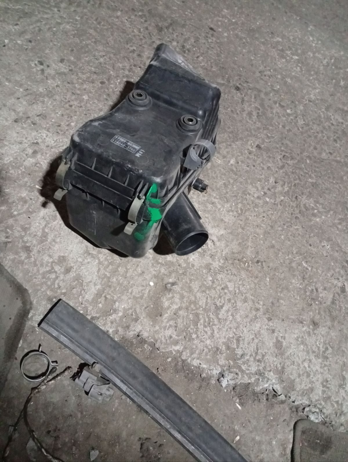 Корпус воздушного фильтра 17700-1A010 на Toyota Carina AT212 5A-FE Фото 3