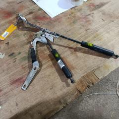 Амортизатор двери A0019808064 на Mercedes-Benz E-Class Station Wagon S210.265 Фото 4