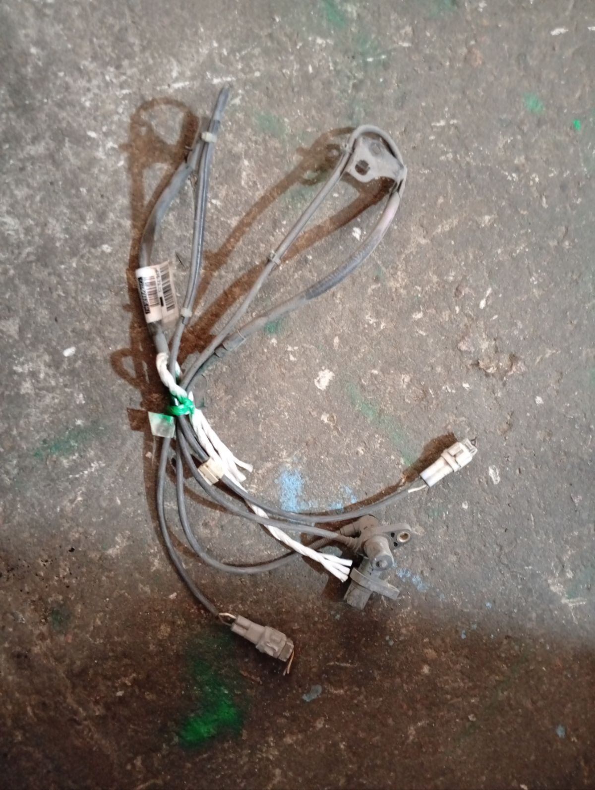 Датчик ABS 89542-32040,89543-32040 на Toyota Vista AZV50 1AZ-FSE Фото 2