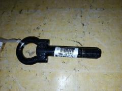 Крюк буксировочный на Toyota Voxy ZRR70G 51960-28010
