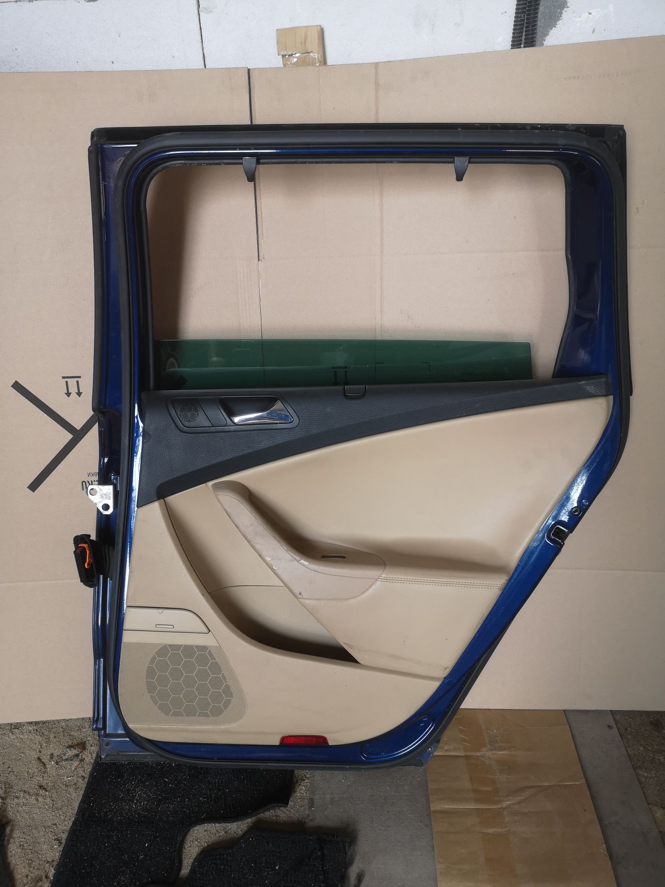 Дверь боковая на Volkswagen Passat Variant 3C Фото 1