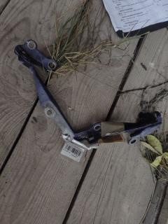 Крепление капота 53410-52010, 53420-52010 на Toyota Vitz SCP10 Фото 3