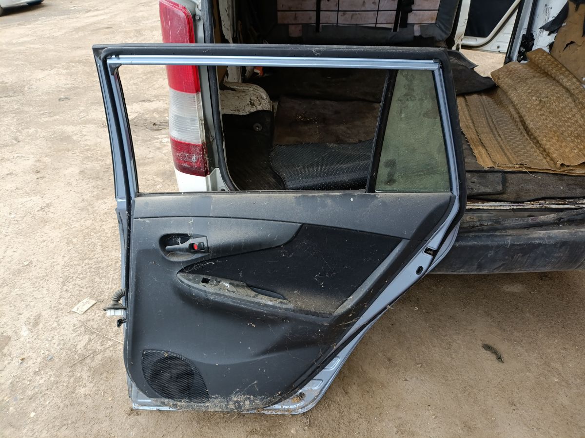 Дверь боковая на Toyota Corolla Fielder NZE141G Фото 6