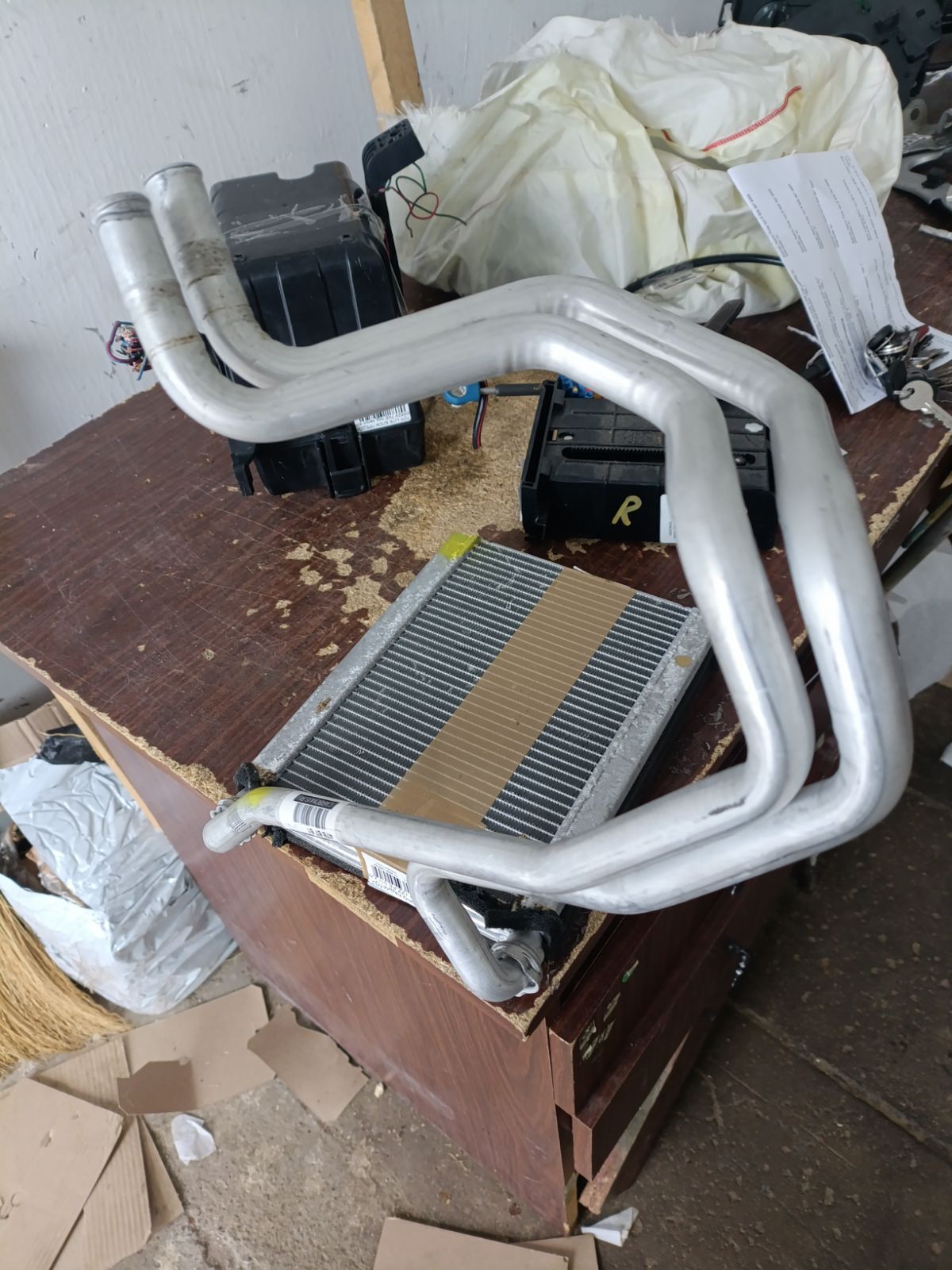 Радиатор печки на Toyota Corolla Spacio ZZE122N 1ZZ-FE Фото 10