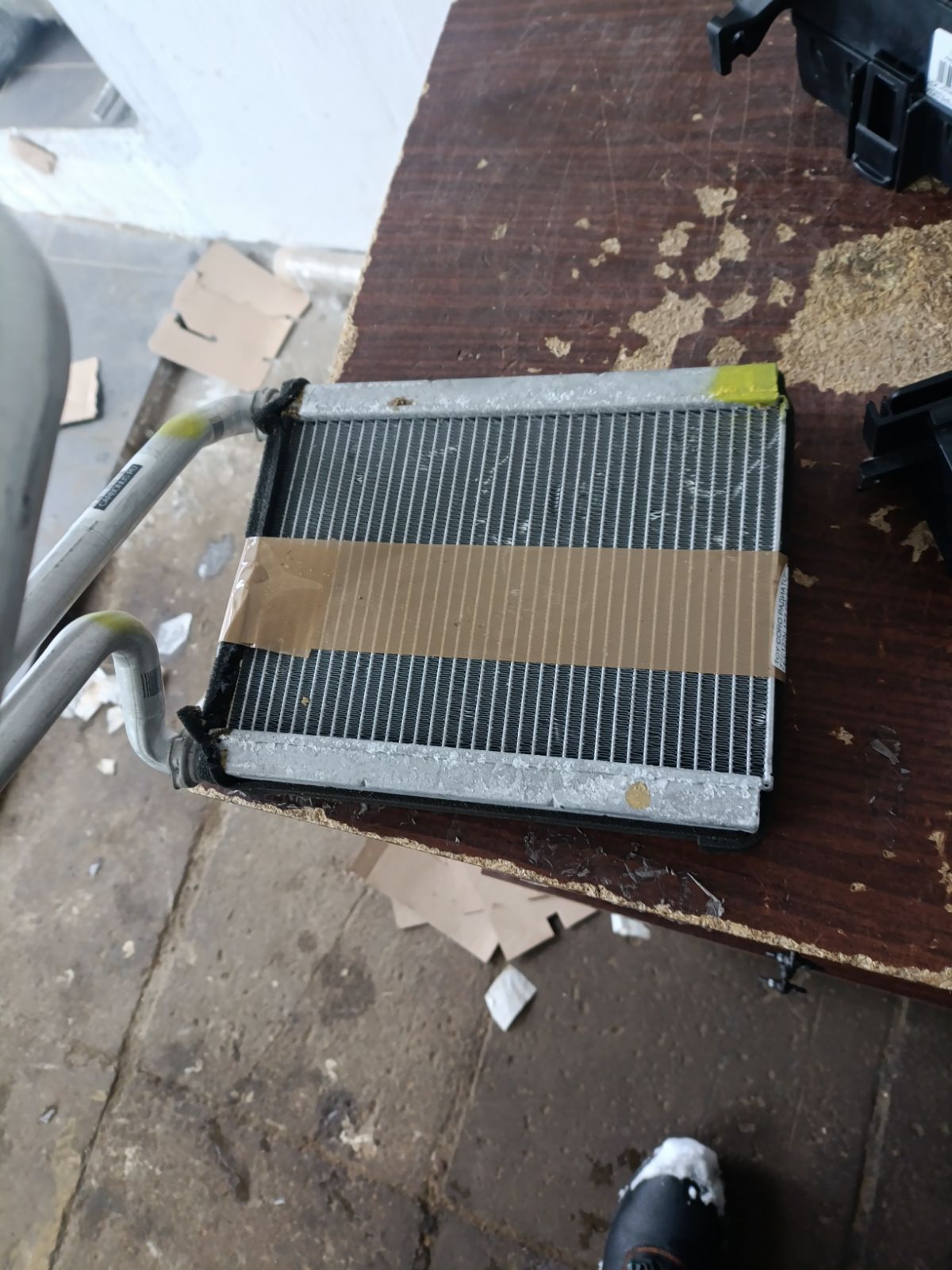 Радиатор печки на Toyota Corolla Spacio ZZE122N 1ZZ-FE Фото 11