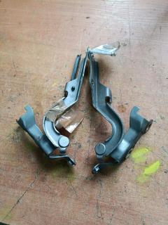 Крепление капота 53410-13010, 53420-13010 на Toyota Corolla Spacio ZZE122N Фото 5