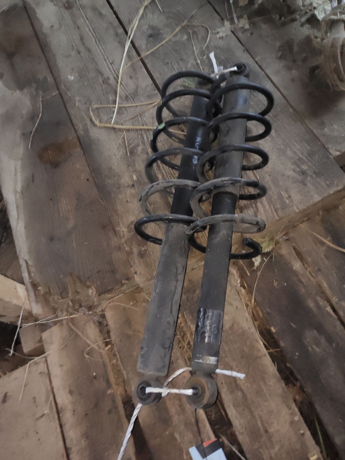 Амортизатор 104549, 27-J58-A, 312 947, 343406, 348039, 42039536SX, 48531-B1040, 48531-B1040A, 48531B1030, 48531B1043, 48531B1110, 48531B1111, 48531B1112, 48531B1113, 48531B1120, 48531B1121, 48531B1122, 48531B1123, 48531B1150, 48531B1151, 48531B1152, 48531BZ440, 48531BZ440L, 854S0595, CR-003-7306, CR-003R-QNC10, CR8859, D33665, DF343406, E20073, G1146, G12417LR, MA60012, MJ60012, MM60012, N5526010G, NSF1054, SJ-003-7306, SST0137, ST-003-7306, ST-003R-QNC10 на Toyota Passo KGC10 Фото 3