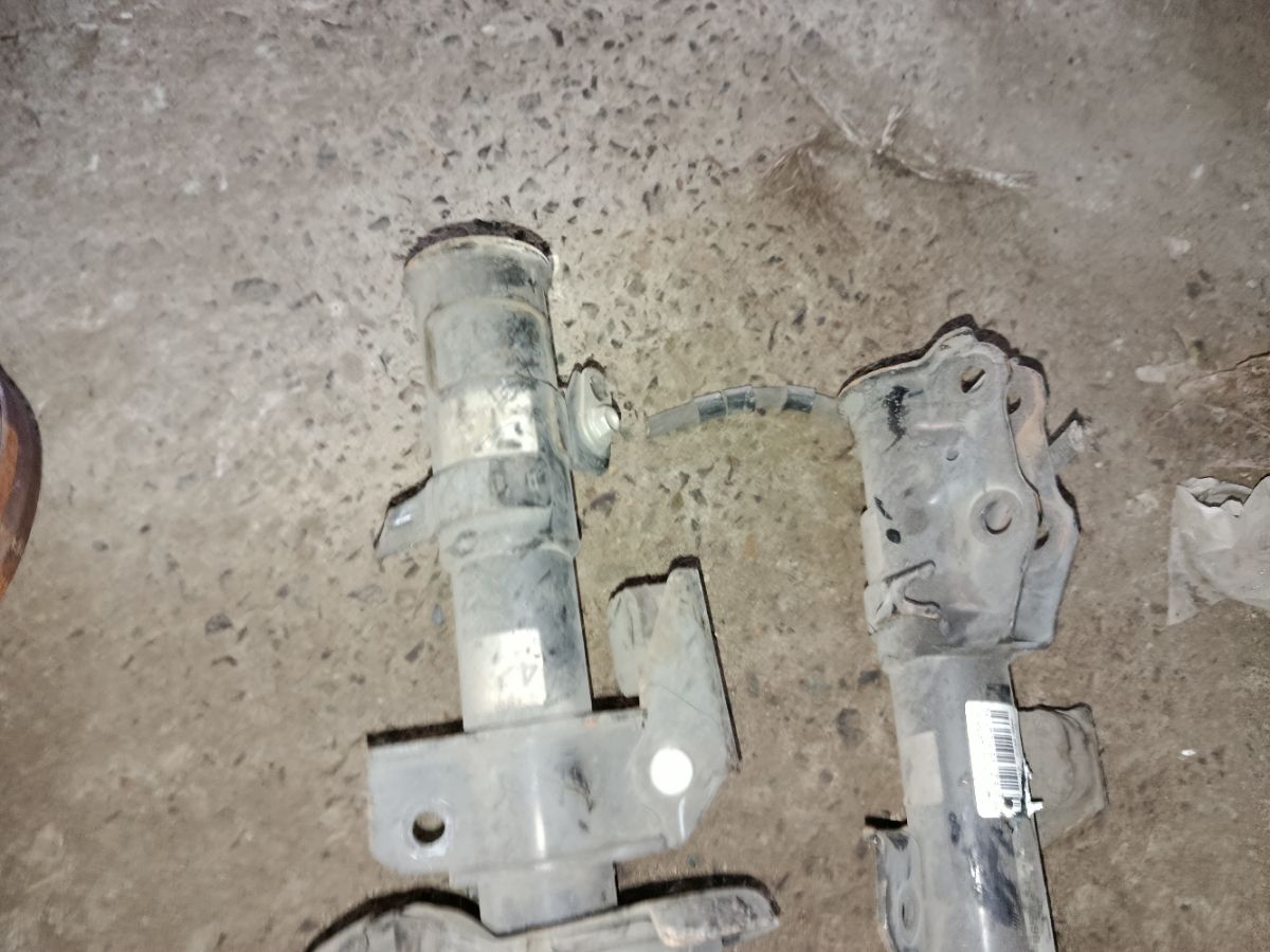 Стойка амортизатора на Mazda Demio DE3FS ZJ-VE Фото 6