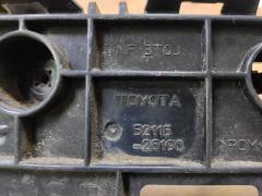 Крепление бампера 52115-28190 на Toyota Voxy ZRR70G Фото 2