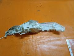 Крепление бампера 52576-52100 на Toyota Ractis NSP120 Фото 3