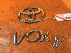 Эмблема на Toyota Voxy AZR60G Фото 1
