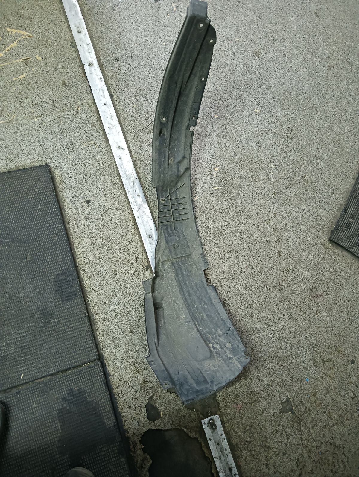 Подкрылок на Suzuki Alto HA36S R06A Фото 2