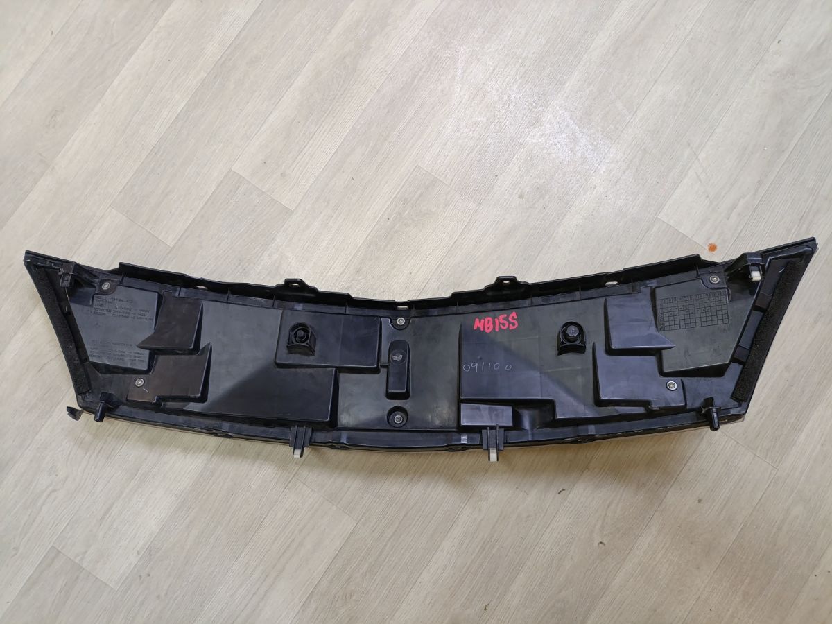 Решетка радиатора на Mitsubishi Delica D2 MB15S Фото 6