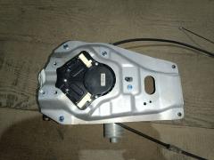 Доводчик двери на Honda Stepwgn RK1 Фото 10
